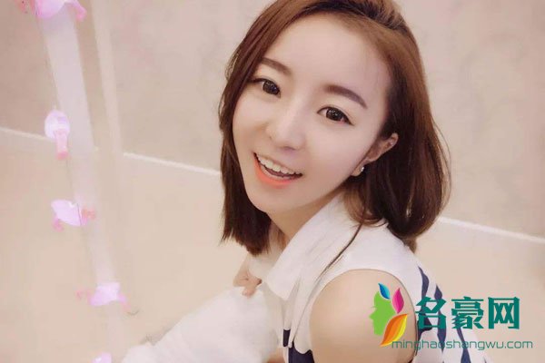 学猫叫小潘潘个人简历 原唱不是冯提莫吗