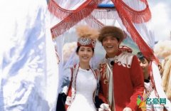 向佐郭碧婷婚礼 两人提前在草原预演了一遍婚礼
