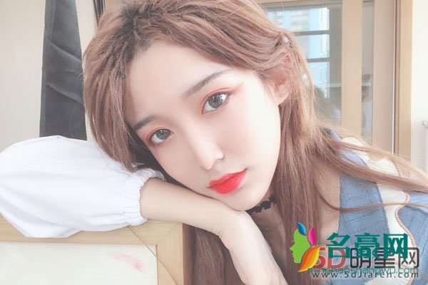 abbily是男的女的 令人难以分清楚男女的伪娘