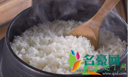 怎么做出松散的米饭1