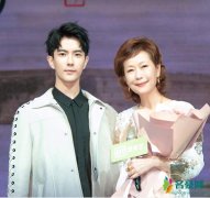 于朦胧晒两代许仙同框照 叶童将饰演许仙的母亲
