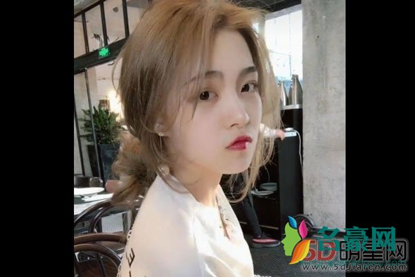 保定网红李嘉慧爸爸资料 富二代怎么可能和王乐乐搞到一起