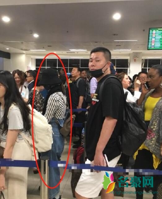 赵丽颖产后现身