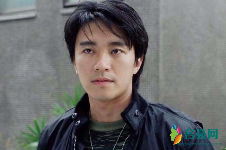 周星驰否认已婚