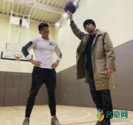 刘耕宏周杰伦打篮球 周杰伦手指转篮球非常帅