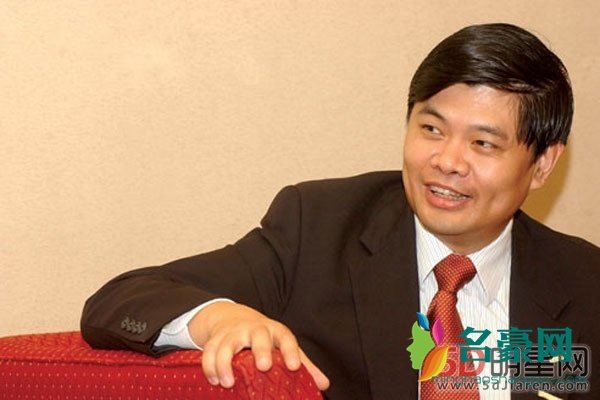 许戈辉现在过得怎样 小三上位那么多书白念了,还不是图钱