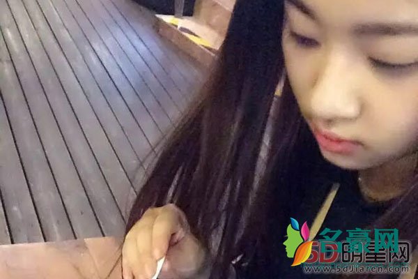 快手安若溪安总身份 这女人一天到晚的pk要钱还一副自视清高的样子