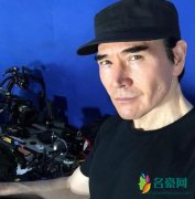 58岁费翔罕见晒照 精神抖擞昔日天王范依旧