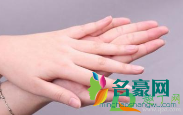 指甲盖掀翻出血怎么办1