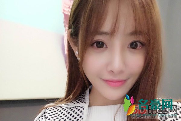 繁星兔子牙被谁睡过 团队真的厉害砸几百万推广