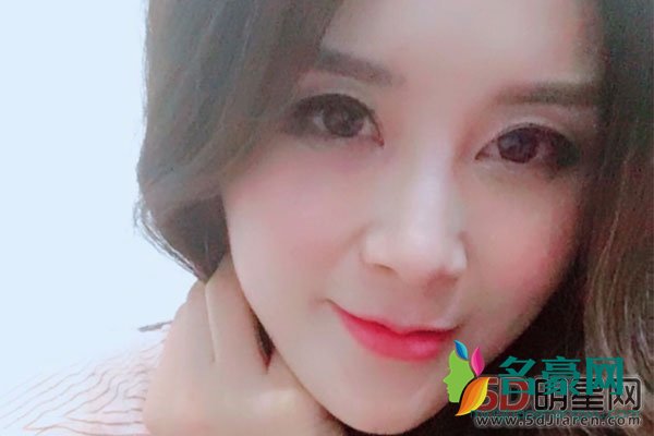 兔子牙兔小牙真名档案 她唱的沙漠骆驼看得出还是很吃力