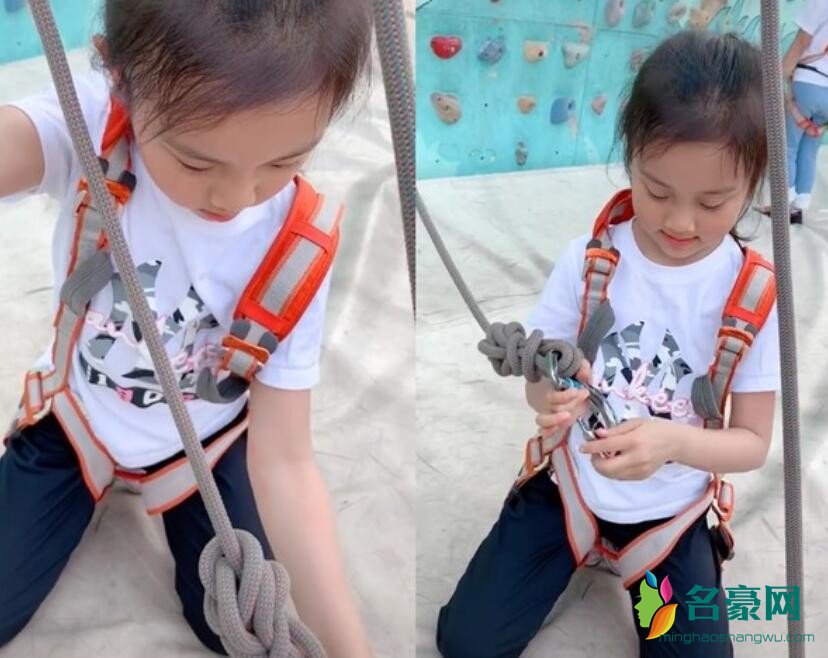 李小璐携女儿攀岩