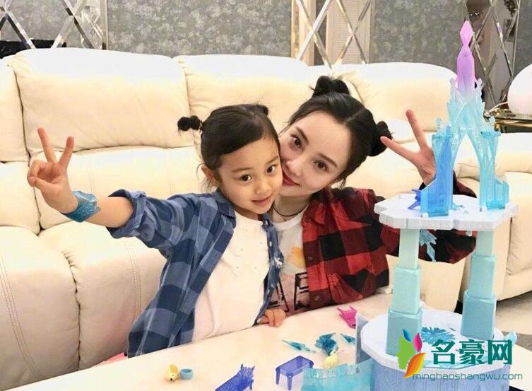 李小璐甜馨照片