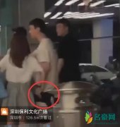 王思聪带妙龄女现身 两人全程手牵手感情非常甜蜜