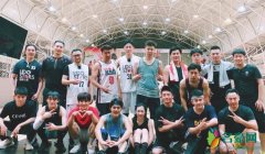 李晨分手与郑凯打球 脸上露出笑容心情尚佳