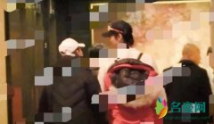 窦骁何超莲深夜会友 不时甜蜜对视恩爱十足