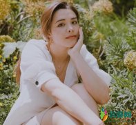 钟丽缇混血女儿晒美照 深邃的眼眸十分迷人有气质