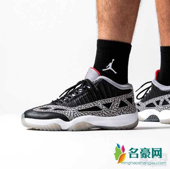 国外已发售,AJ11黑水泥上脚,简直不要太帅气!