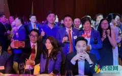 张智霖高情商回网友 因袁咏仪被强行合影表情失控