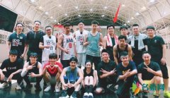 李晨分手与郑凯打球 笑容满面似乎未受分手影响