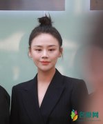 马思纯瘦身成功后现身 大方秀美腿美又飒气质绝了