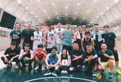 李晨分手与郑凯打球 脸上露出笑容感觉心情大好