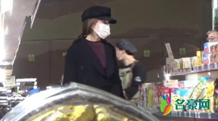 疑是李菲儿恋情曝光