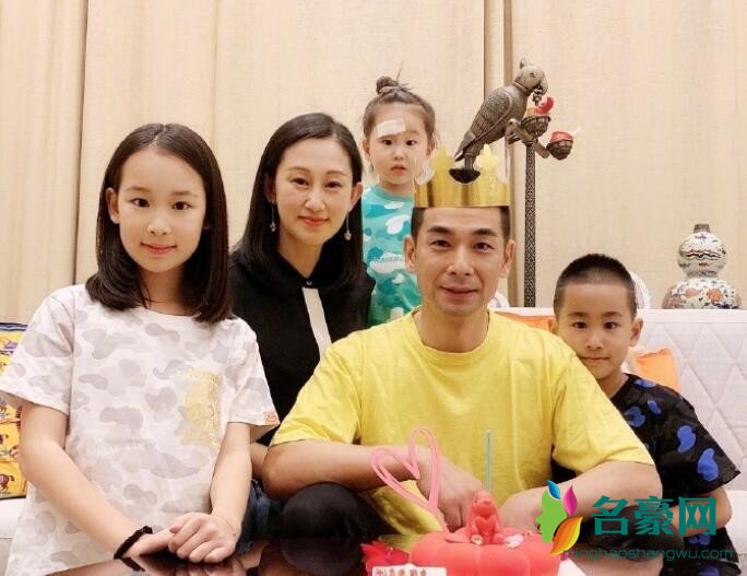 赵文卓全家福