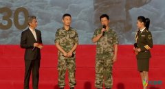 吴京张译慰问官兵 分享自己与军人之间的缘分