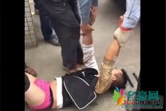 网红西红士为什么被打 另类:上女厕所挨打上男厕所
