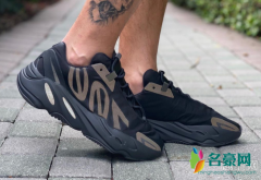 Yeezy 700 MNVN 黑武士上脚 Yeezy 700 MNVN 黑武士值得入手