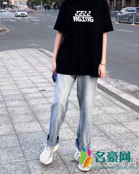 椰子380搭配图赏析 椰子380kaws鞋带怎么系