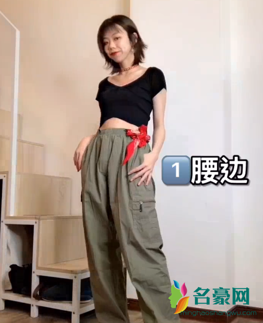 腰果花方巾系法图解,一招教你如何系在手上,脖子上和裤子上!