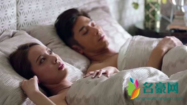 当初抛弃你的前男友回头来追你，你会答应他吗?