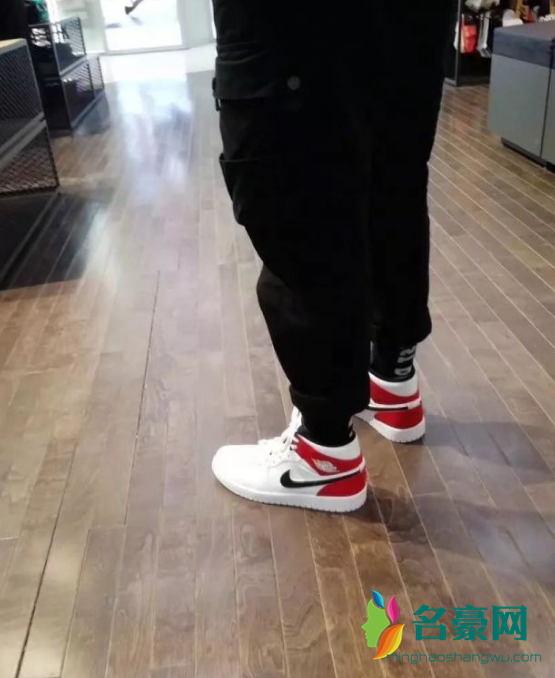 AJ1mid小芝加哥上脚图好看吗 AJ1mid小芝加哥上脚街拍图展示