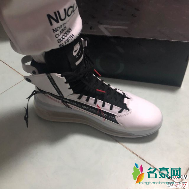 air max 720 saturn白色上脚如何搭配 air max 720 saturn白色上脚街拍