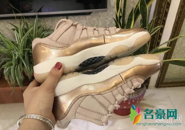 aj11女生搭配裤子效果图 女生穿aj11什么颜色最好看