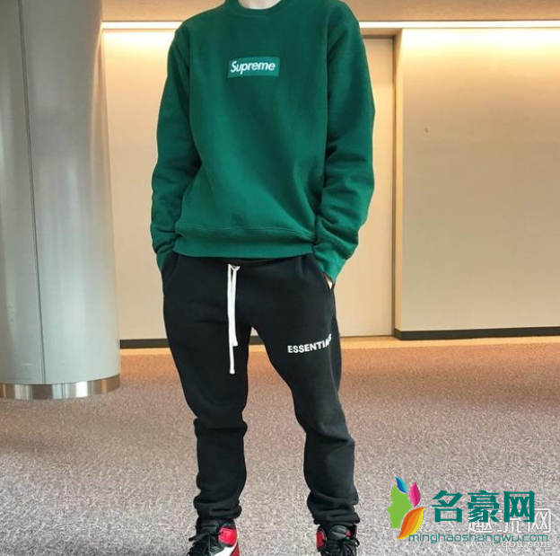 AJ1搭配衣服图男生 AJ1搭什么裤子最好看