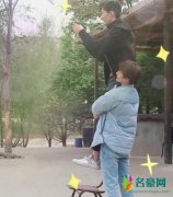 张翰被马天宇举高高 张翰表情娇羞让人倍感意外