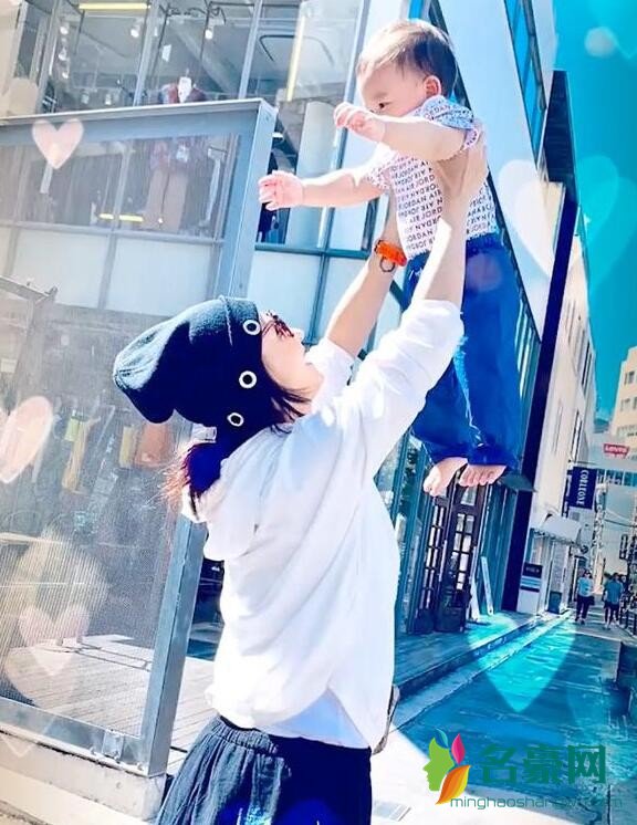 张柏芝为小儿子庆生
