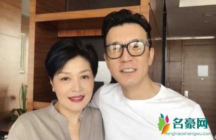 李咏哈文照片