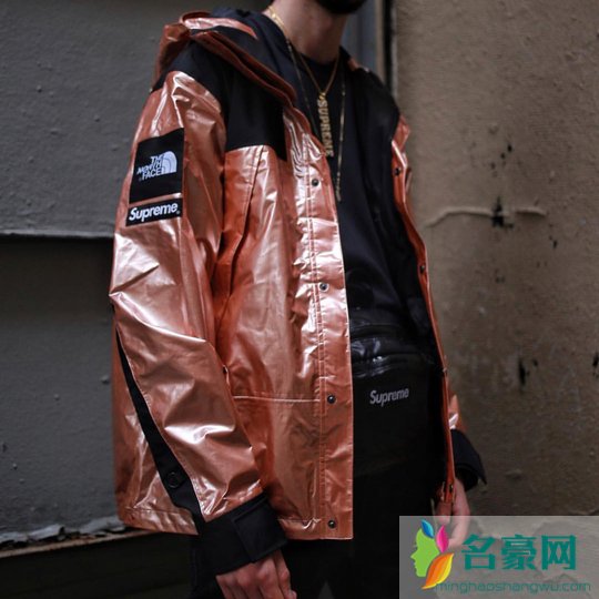 Supreme x TNF 2018怎么搭配 Supreme联名北面搭配街拍