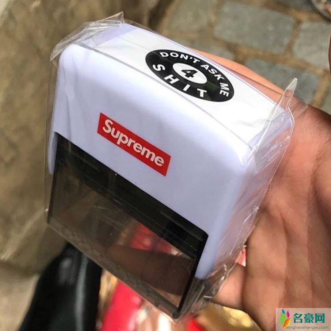 Supreme x TNF 2018怎么搭配 Supreme联名北面搭配街拍