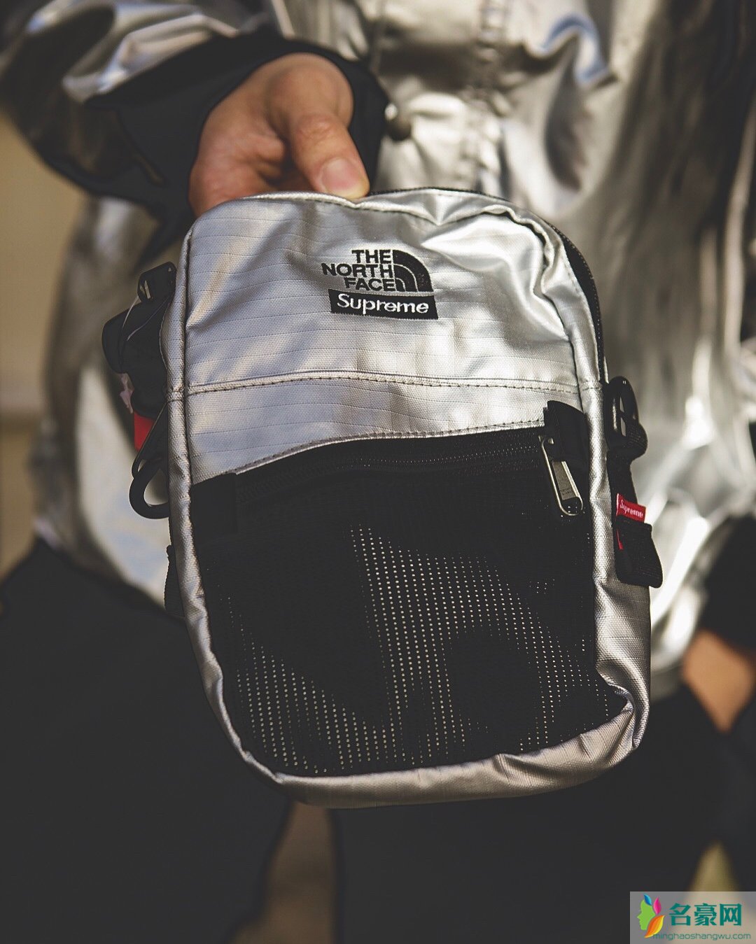 Supreme x TNF 2018怎么搭配 Supreme联名北面搭配街拍