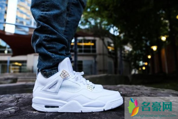 AJ4 纯白街拍欣赏  AJ4 Retro “Pure Money”实物上脚谍照