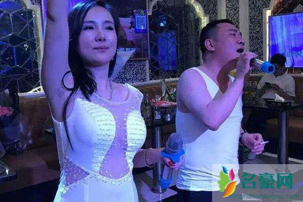 雷炳侠多大年纪 一个合格的母亲会让女儿露这儿露那儿给别人看