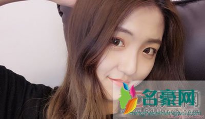 抖音m哥是什么罩杯简介 瘦脸美女现场唱的话比莉哥还要糟糕