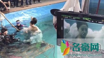 关晓彤被粉丝黑的图片 只要不拉上我家热巴就行随便他们的