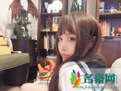 陈一发凭借什么出名的 发姐根本不需要蹭谁的热度也不稀罕