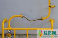燃气两个阀门关哪个